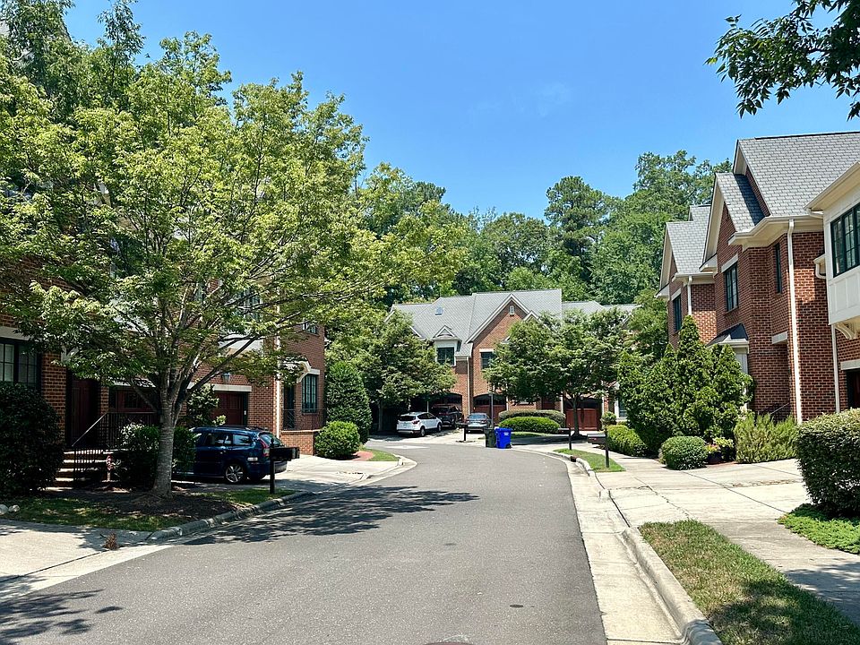 2nd image of 304 Old Franklin Grove Dr
