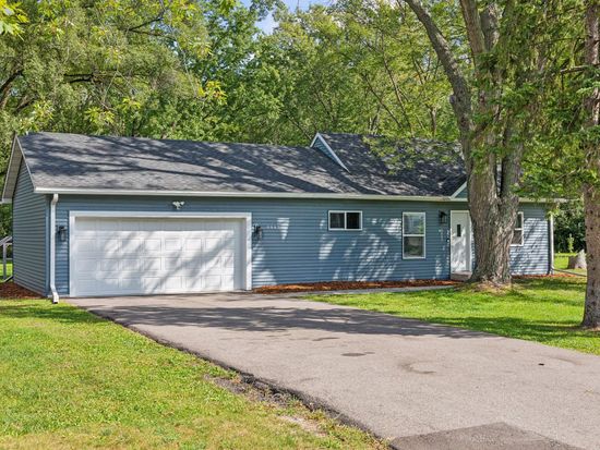 8843 Naples St NE, Minneapolis, MN 55449