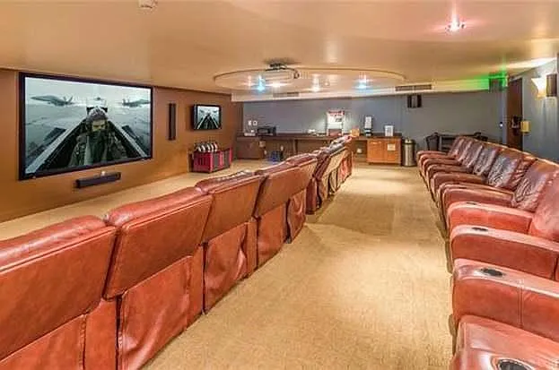 Theatre Room with Reclining Leather Seats_and Free Popcorn.