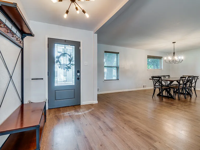 5221 Elkridge Dr — Photo 5