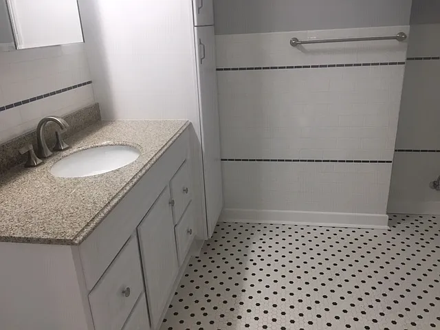 301 Nottingham Rd #6 — Photo 3