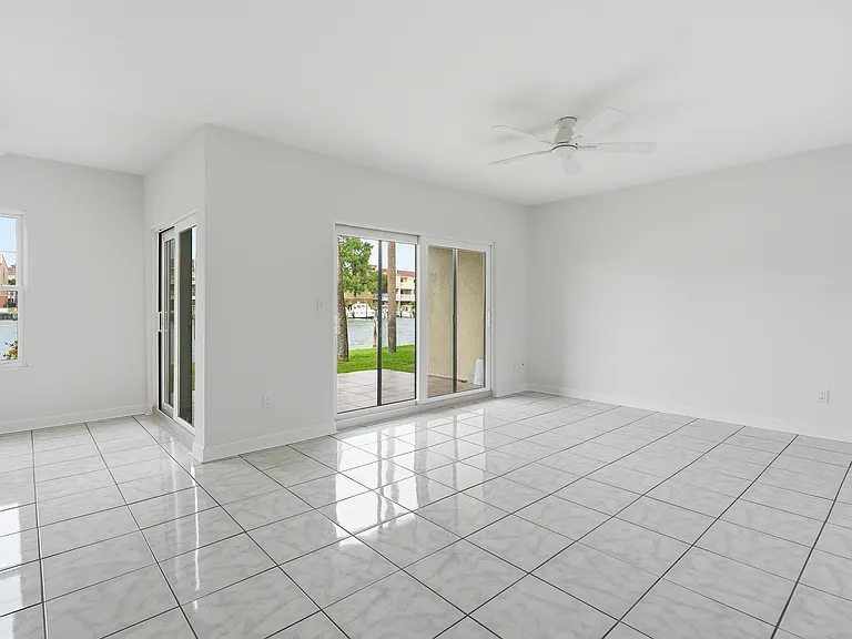 548 Plaza Seville Ct #89 — Photo 13