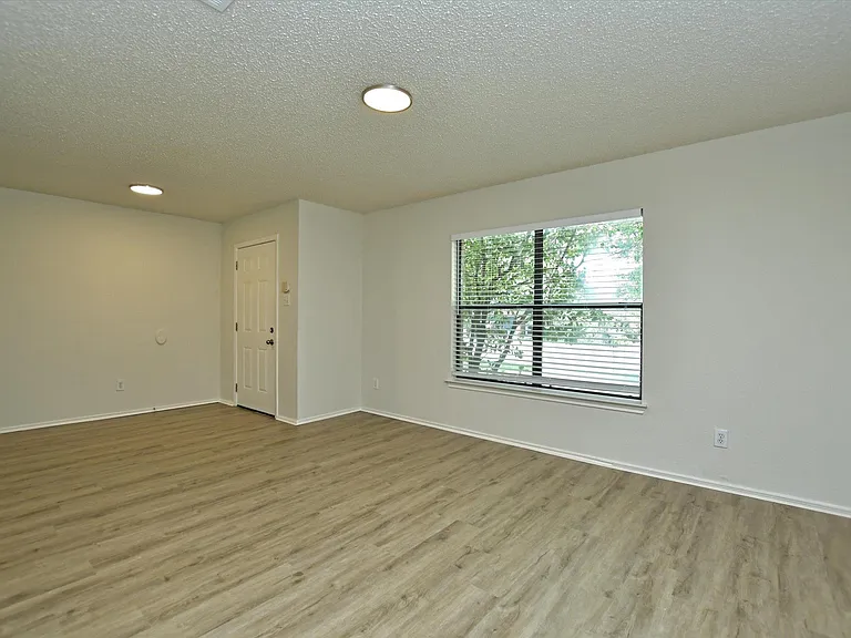 1201 Pike Path — Photo 4