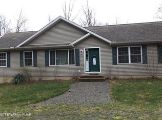 301 Lake Russell Rd, Newfoundland, PA 18445