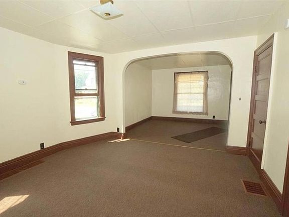 5th image of 613 Goodyear Ave #1