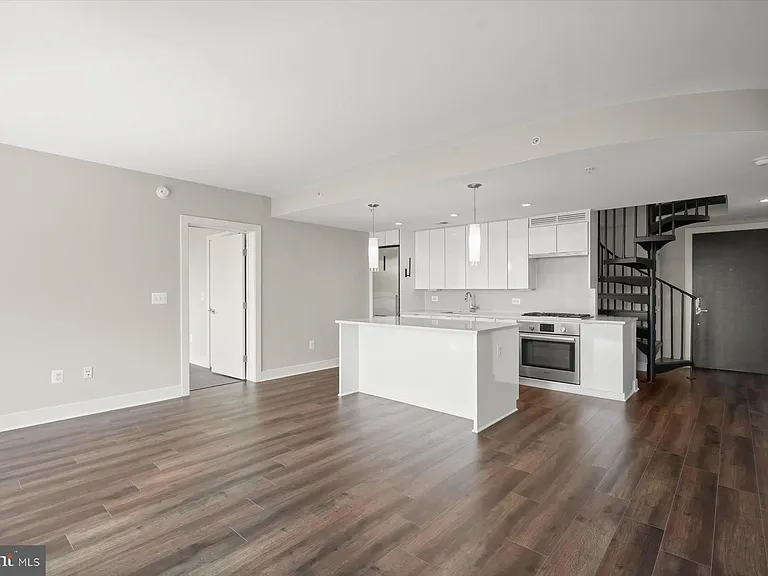 1311 13th St NW #Penthouse 1 — Photo 3