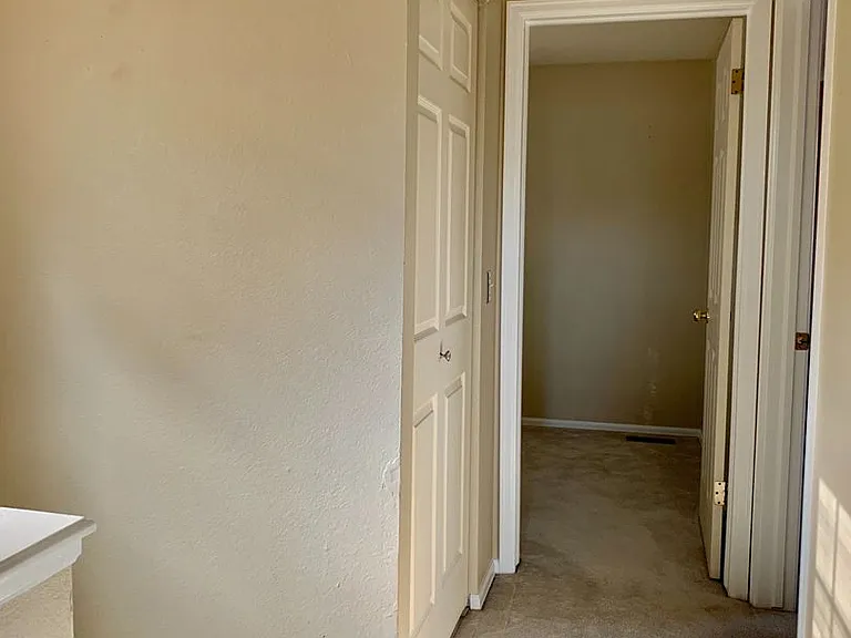 543 W Sycamore Cir — Photo 18