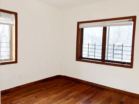 Rented by MNS | media 10