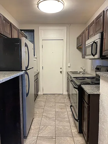 3302 Burt St Photo 1