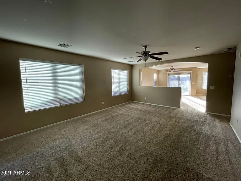 806 S 111th Dr — Photo 4