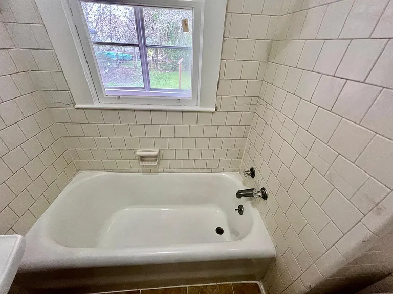 314 N Harvey St — Photo 9