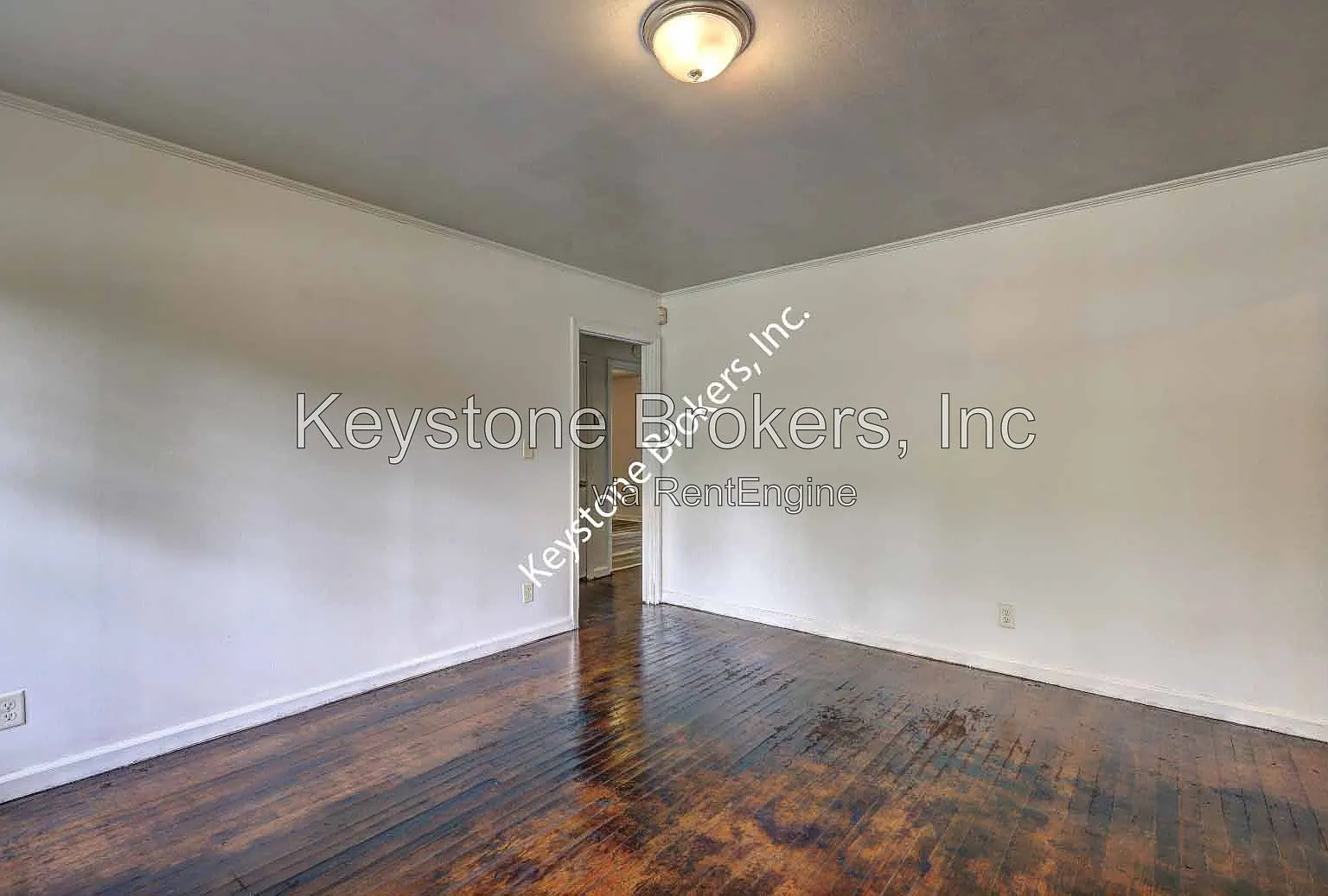 3 bed, 1.0 bath, 965 sqft, $999 — Photo 3