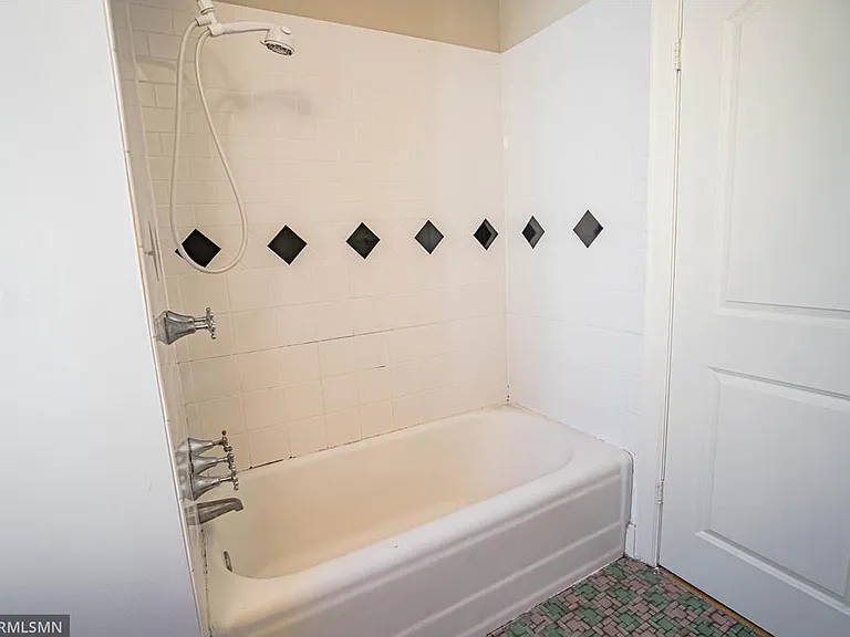 2940 Vincent Ave N #1 — Photo 12