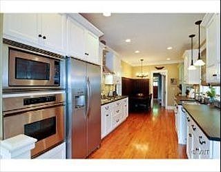 3rd image of 514 Clarence Ave