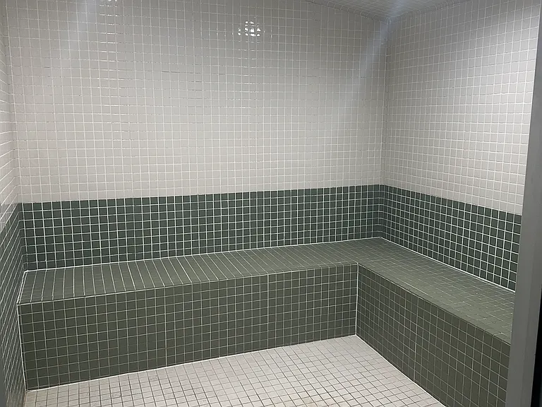 steam room