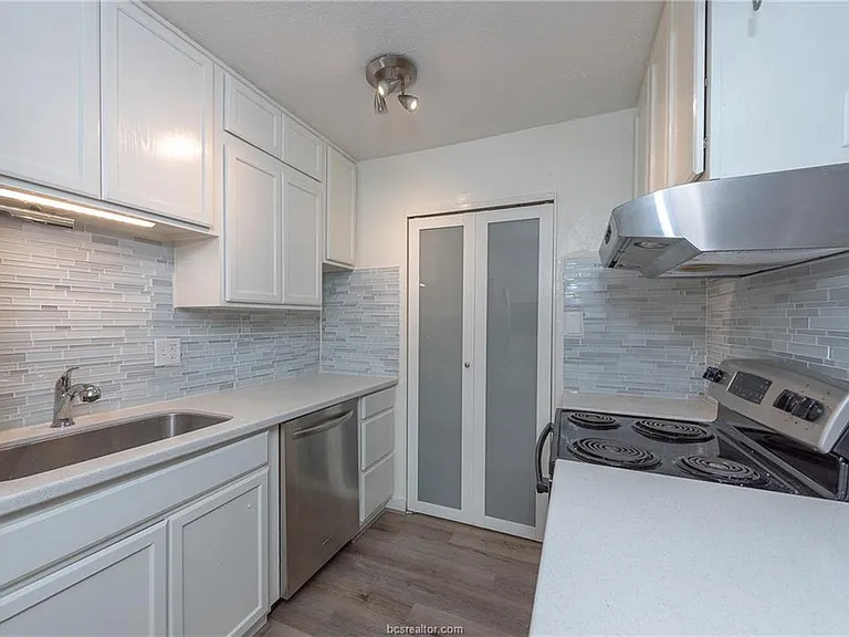 904 University Oaks Blvd #99 — Photo 4
