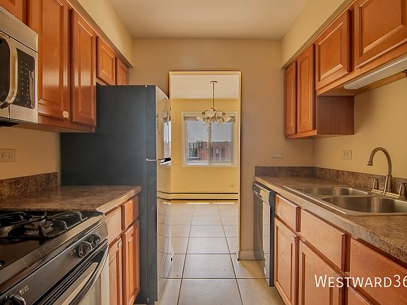 3rd image of 5720 W 128th St #3SW