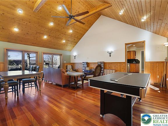 3rd image of 2135 Laurel Rd