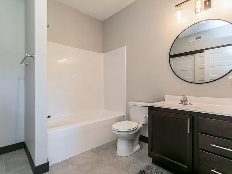 1420 1st Ave NE #301 — Photo 8