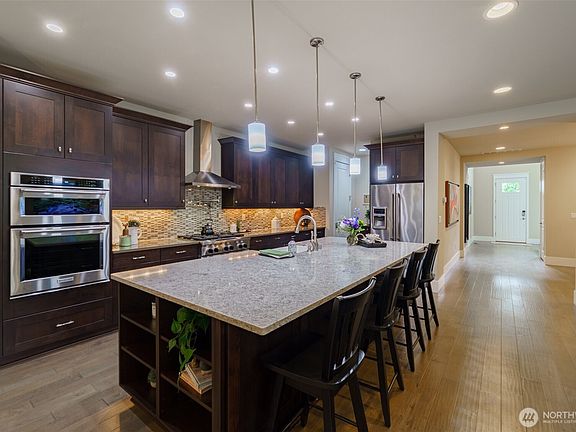 5th image of 502 233rd Avenue NE