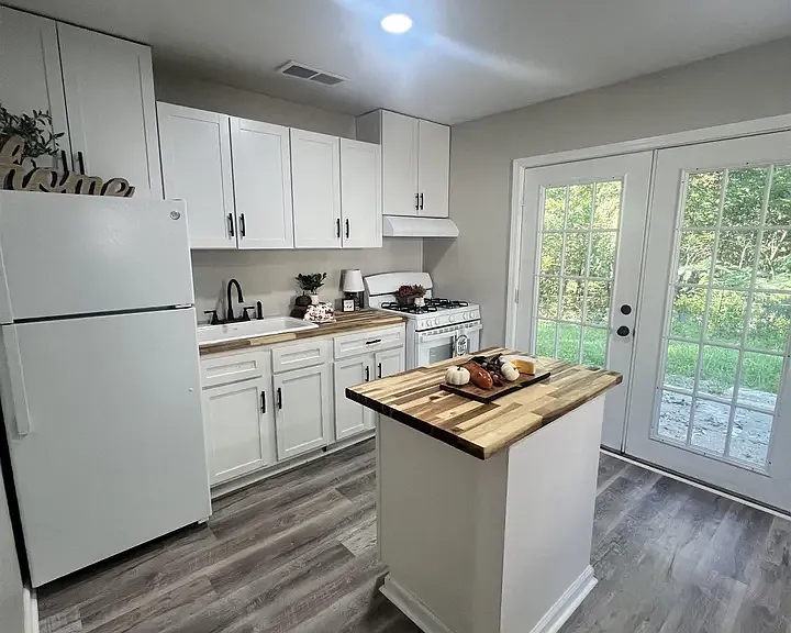 1159 Anders Dr — Photo 3
