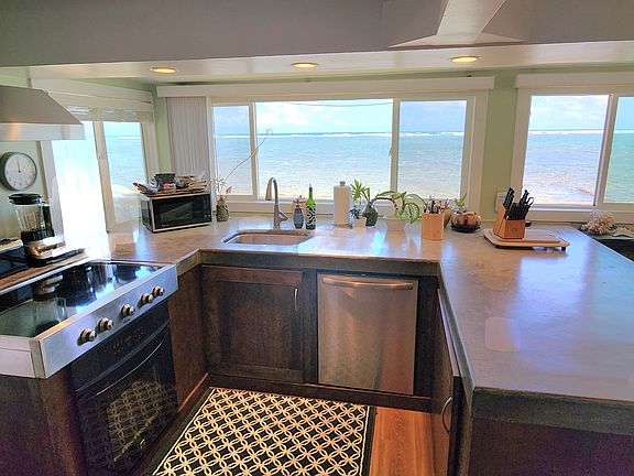 The view makes doing the dishes not soo bad.