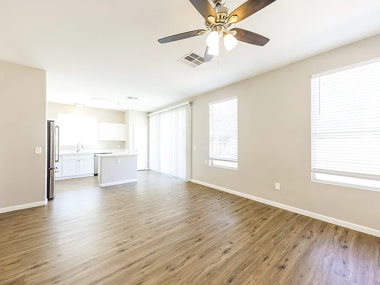 13416 W Peck Dr — Photo 8