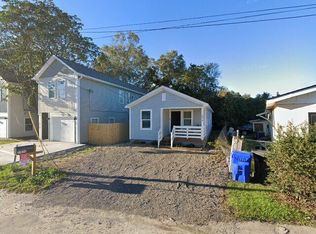 1976 Hugo Ave, North Charleston, SC 29405