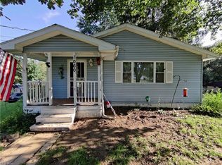 1060 Bruce Rd, Akron, OH 44306