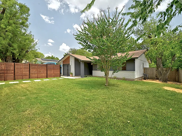 6609 Branchwood Dr — Photo 4