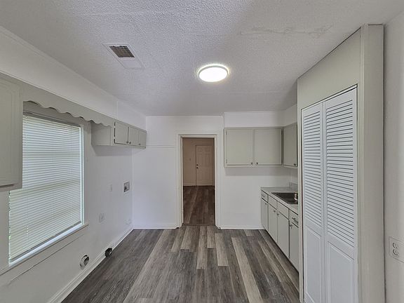 3rd image of 2100 Riverside Blvd