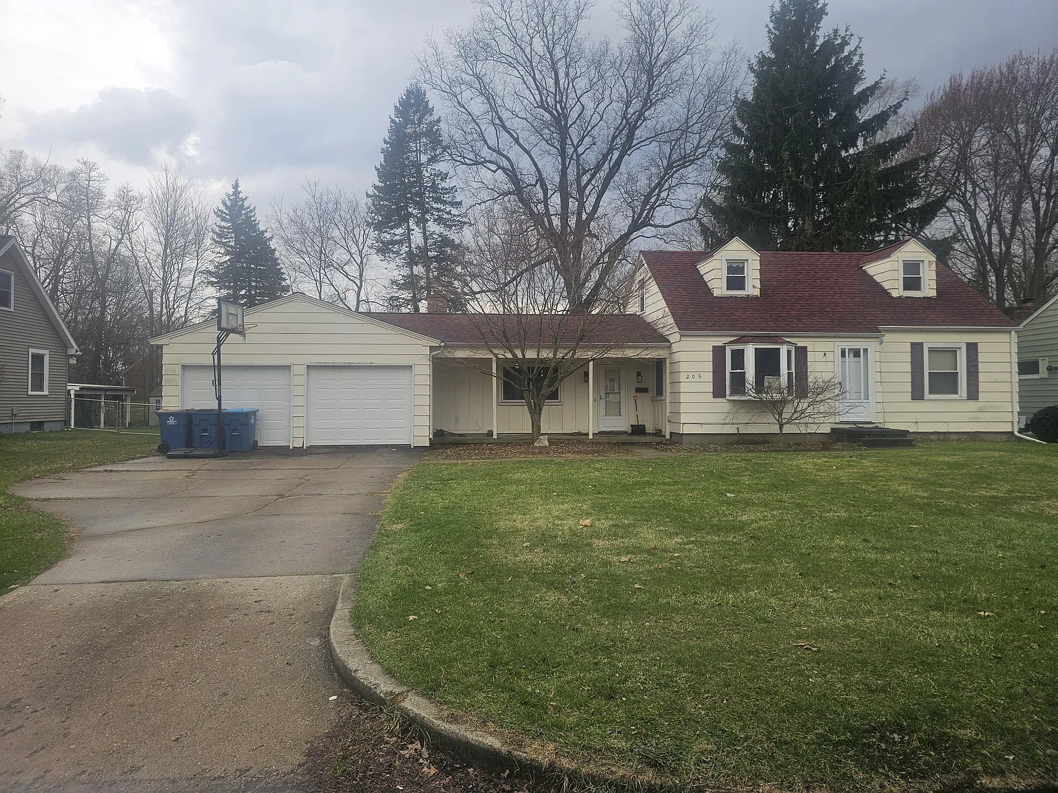 206 Pleasantview Dr photo 1