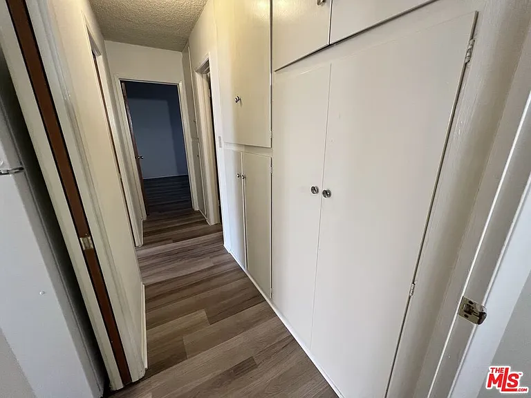 1261 Granville Ave #4 — Photo 11