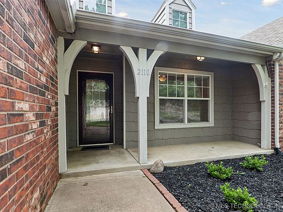 3rd image of 2110 S Javine Ct