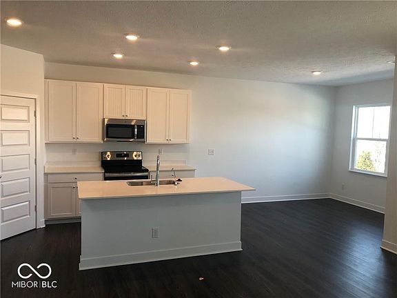 4th image of 6396 Apperson Dr