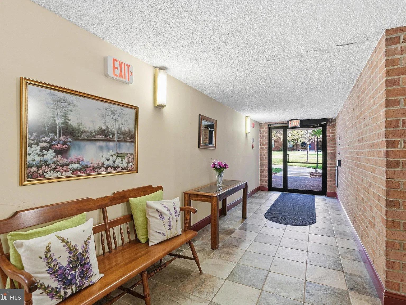 2 bed, 2.0 bath, 1030 sqft, $2,500 — Photo 3