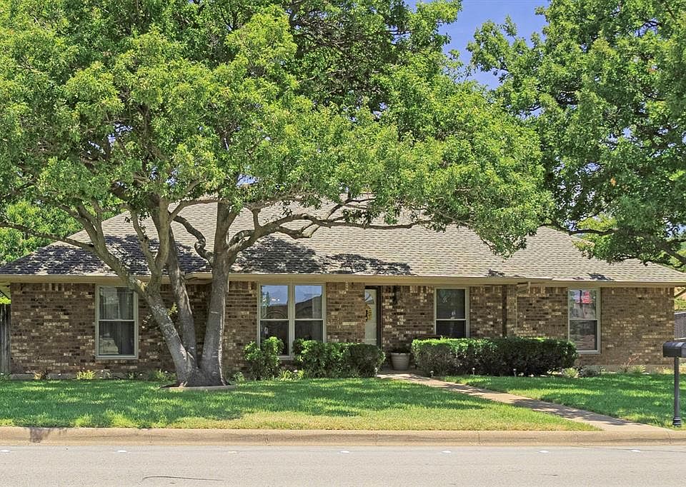 1st image of 4724 Brandingshire Pl
