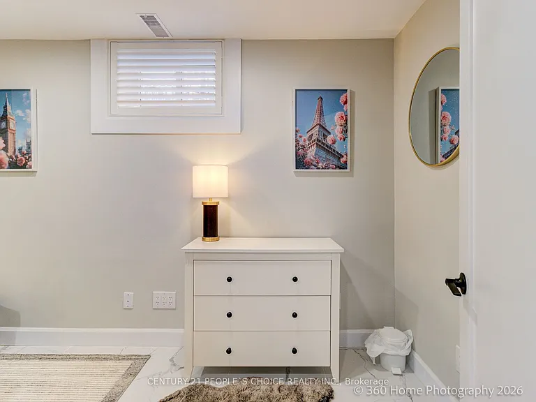 37 Bentworth Ave #LOWER — Photo 24