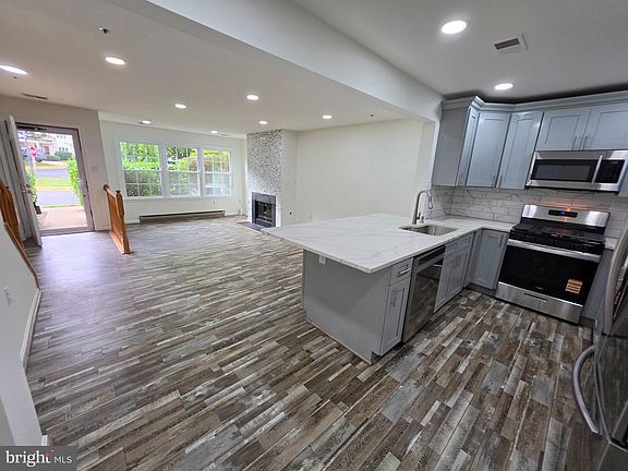 2nd image of 11702 Tumbrel Ct #59