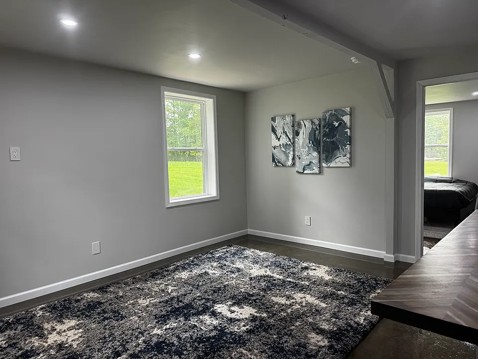 1042 Adams Rd