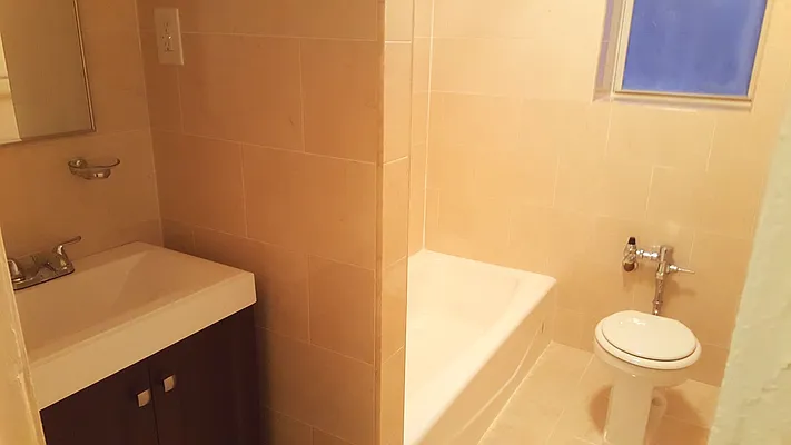 Rented by Realty Queens LLC | media 20