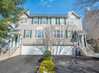 19 Warbler Dr, Wayne, NJ 07470