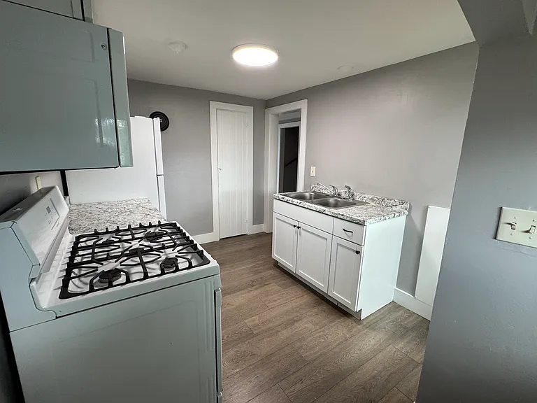 88 New Rochester Rd — Photo 11