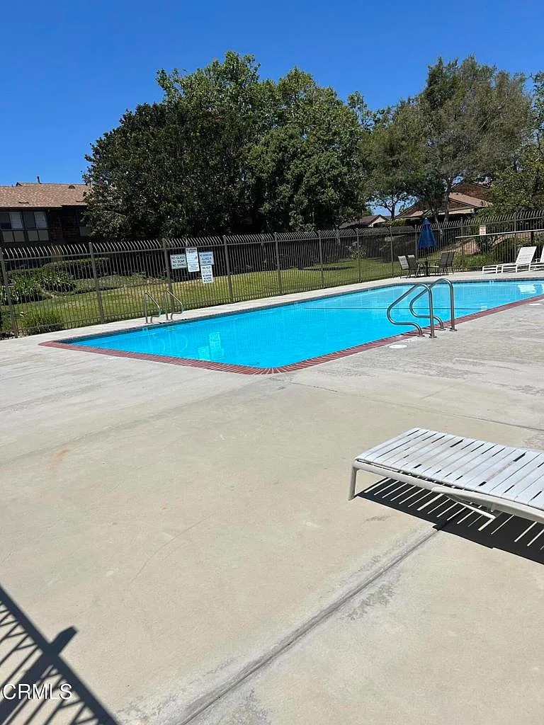 3 bed, 2.5 bath, 1259 sqft, $3,250 — Photo 2