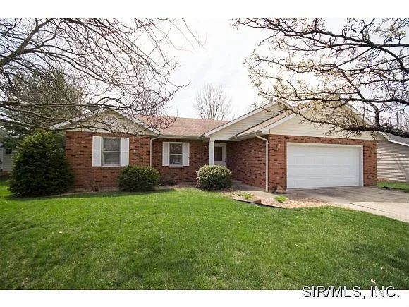 430 Paul Dr photo 1