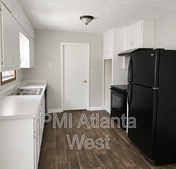 2250 Sandgate Cir — Photo 4
