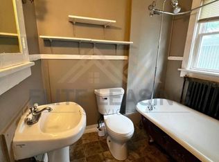 808 SW 11th St #1, Topeka, KS 66612