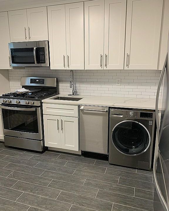 1st image of 219-16 75th Ave Floor 2