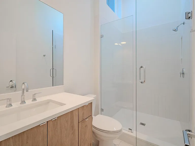 4911 Belmont Ave #13 — Photo 16