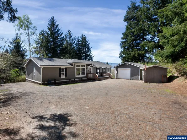 4815 Ellen Ave, Tillamook, OR 97141